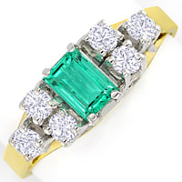 zum Artikel Eleganter Diamanten-Ring mit Spitzen-Smaragd, S5500